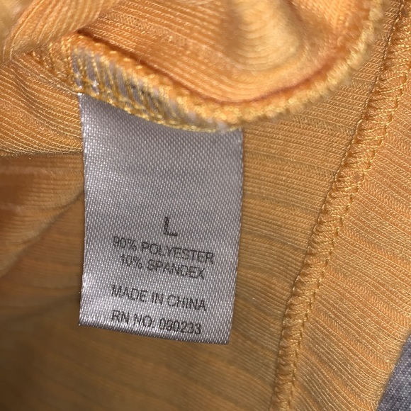 PAC Sun golden yellow short sleeve crop top. Size large - Picture 4 of 4